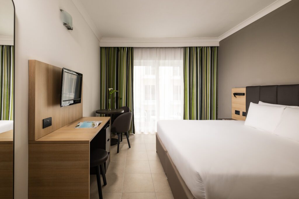 standard-double-twin-room1